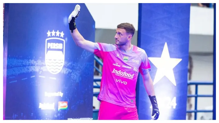Debut Adam Przybek,