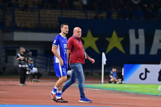 Bojan Hodak Soroti Gol Dianulir Wasit saat Persib Bungkam Bangkok United di ACL 2025/2026