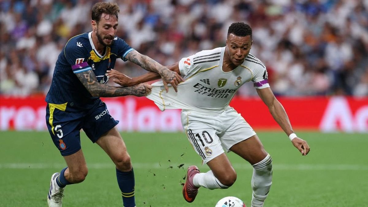 Real Madrid Tunda Selebrasi Juara Barcelona Usai Tumbangkan Espanyol 2-1