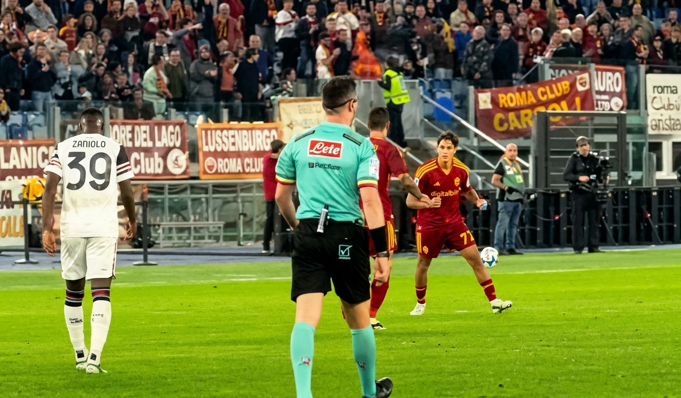 AS Roma Comeback Dramatis, Taklukkan Cagliari 4-2